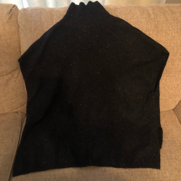 RW&Co Mock neck Tunic - Picture 2 of 3